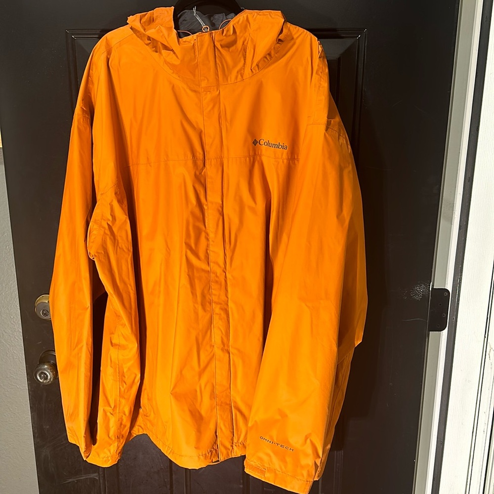 Columbia Omni-Tech men’s spring jacket. Neverworn!